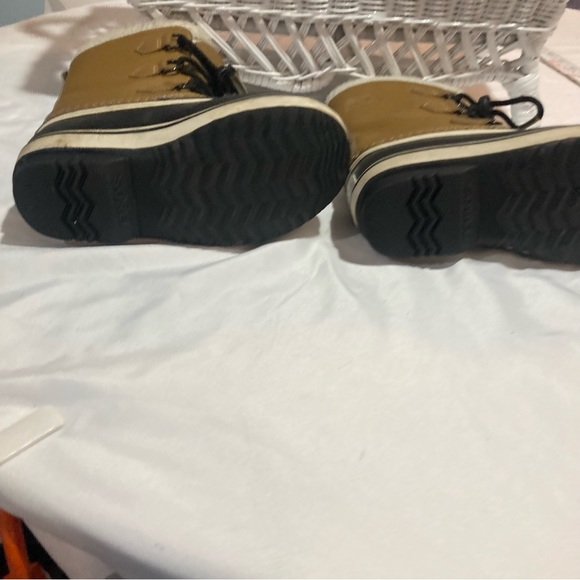 Sorel boots nwt - Picture 4 of 11